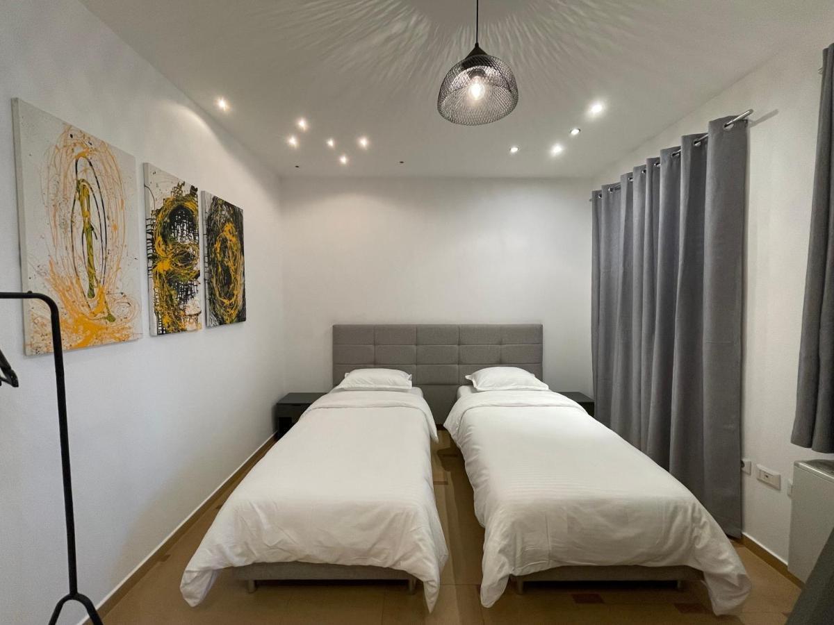 Proper 2 Apartment *