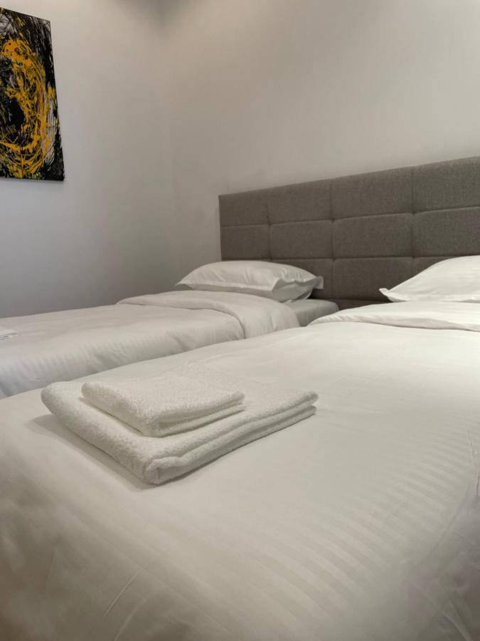 Apartment Proper 2 *
